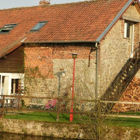 Apartamento Le Pigeonnier Rousies Exterior foto